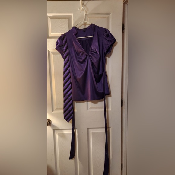 Purple satin dressy top size Lg. Matching tie included - Picture 2 of 2